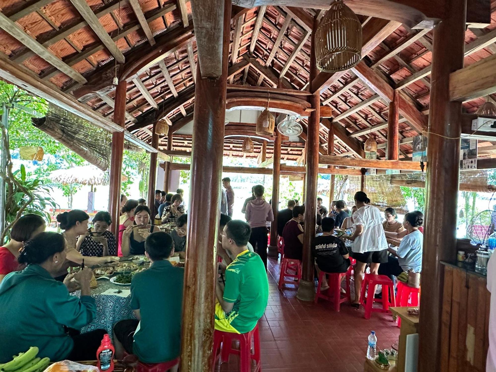 Son River House Phong Nha Eksteriør bilde