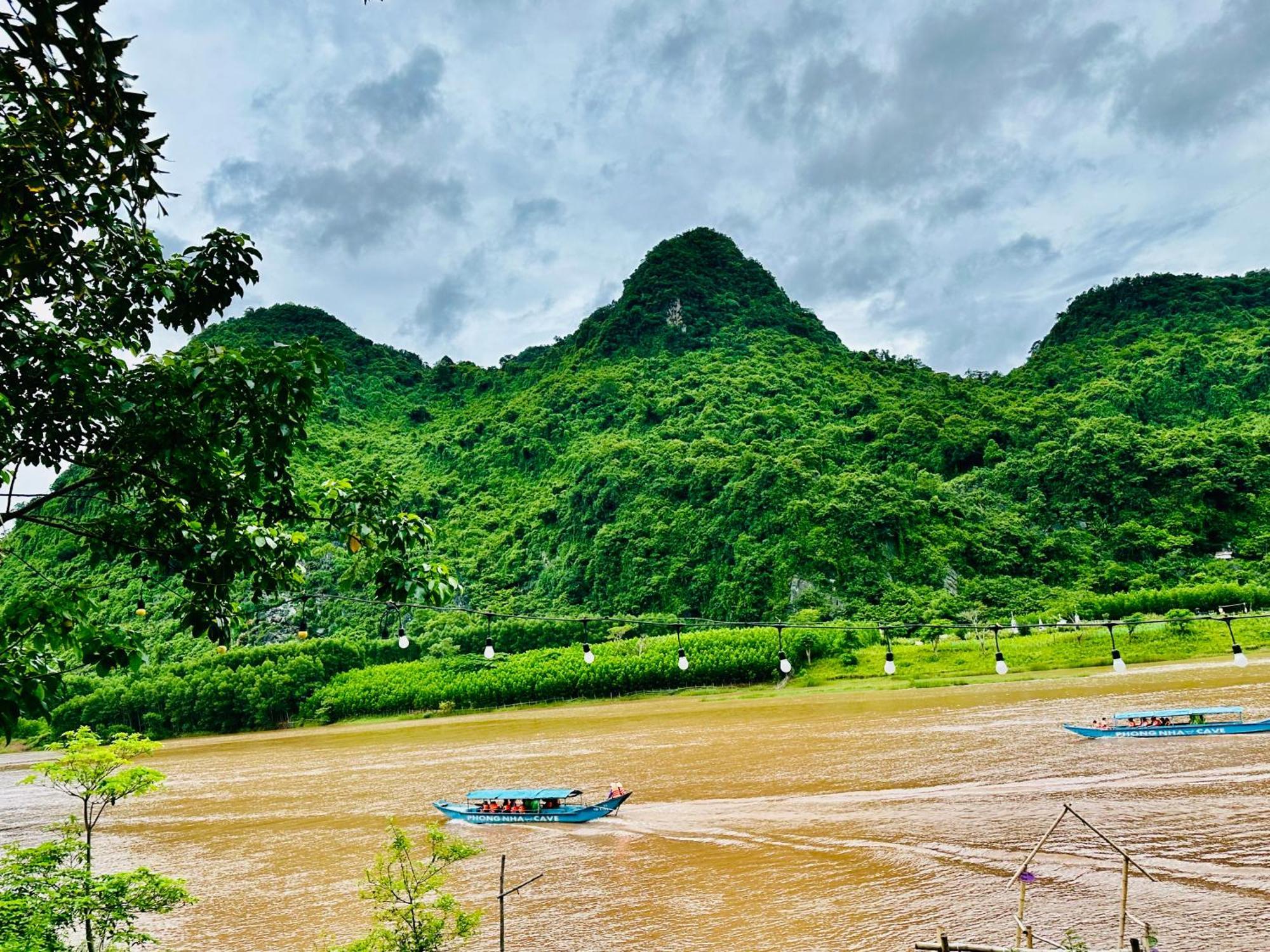 Son River House Phong Nha Eksteriør bilde