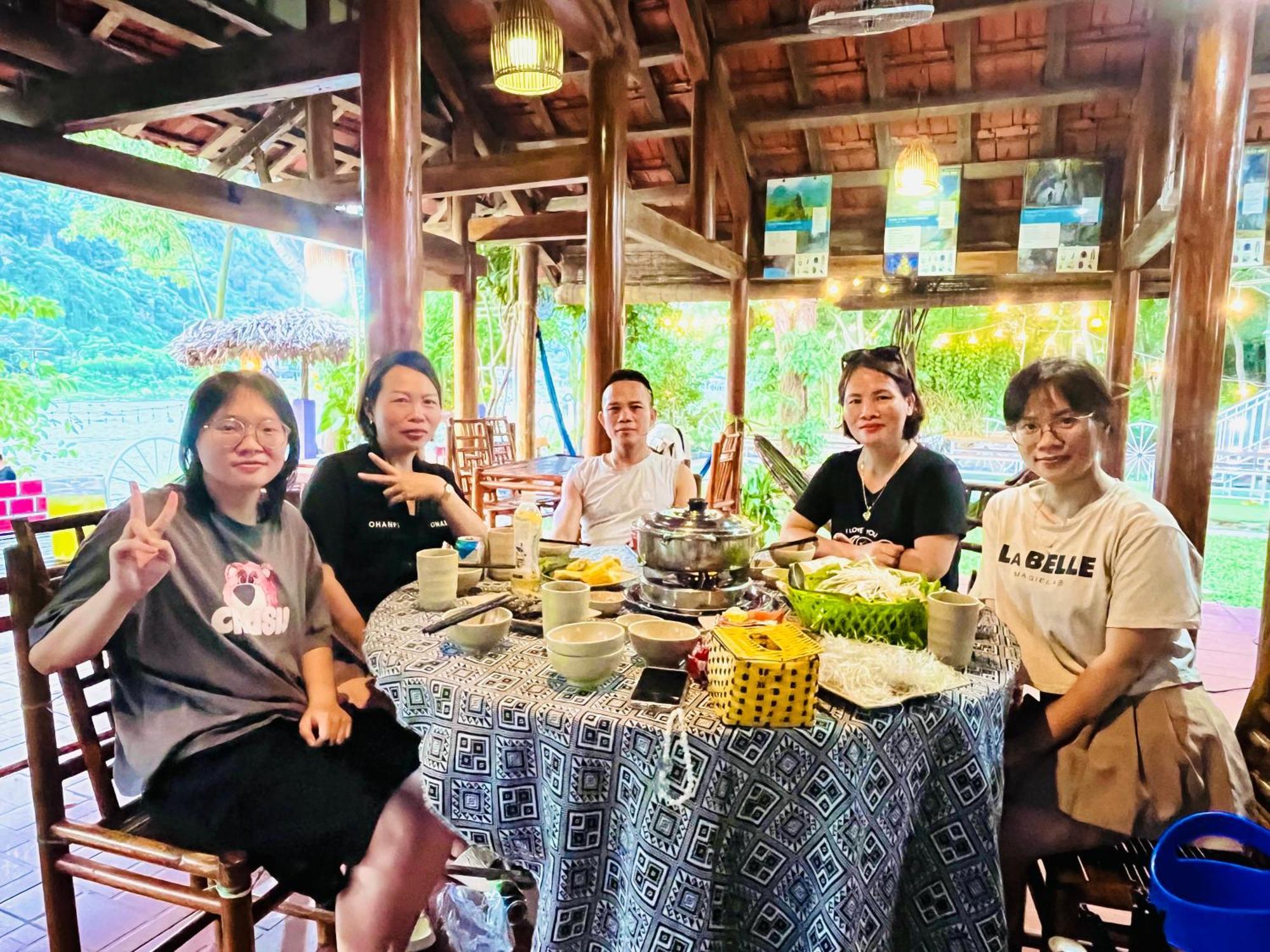 Son River House Phong Nha Eksteriør bilde